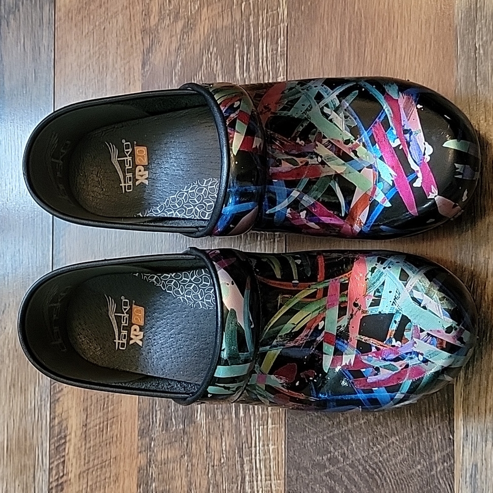 Dansko Multi Brush Stroke Patent - Picture 2 of 7